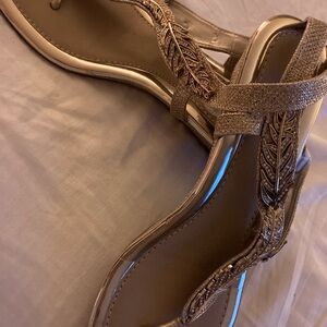 Nicole Gold Sandals with Elegant Design